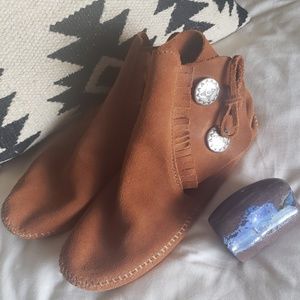 Minnetonka moccasins